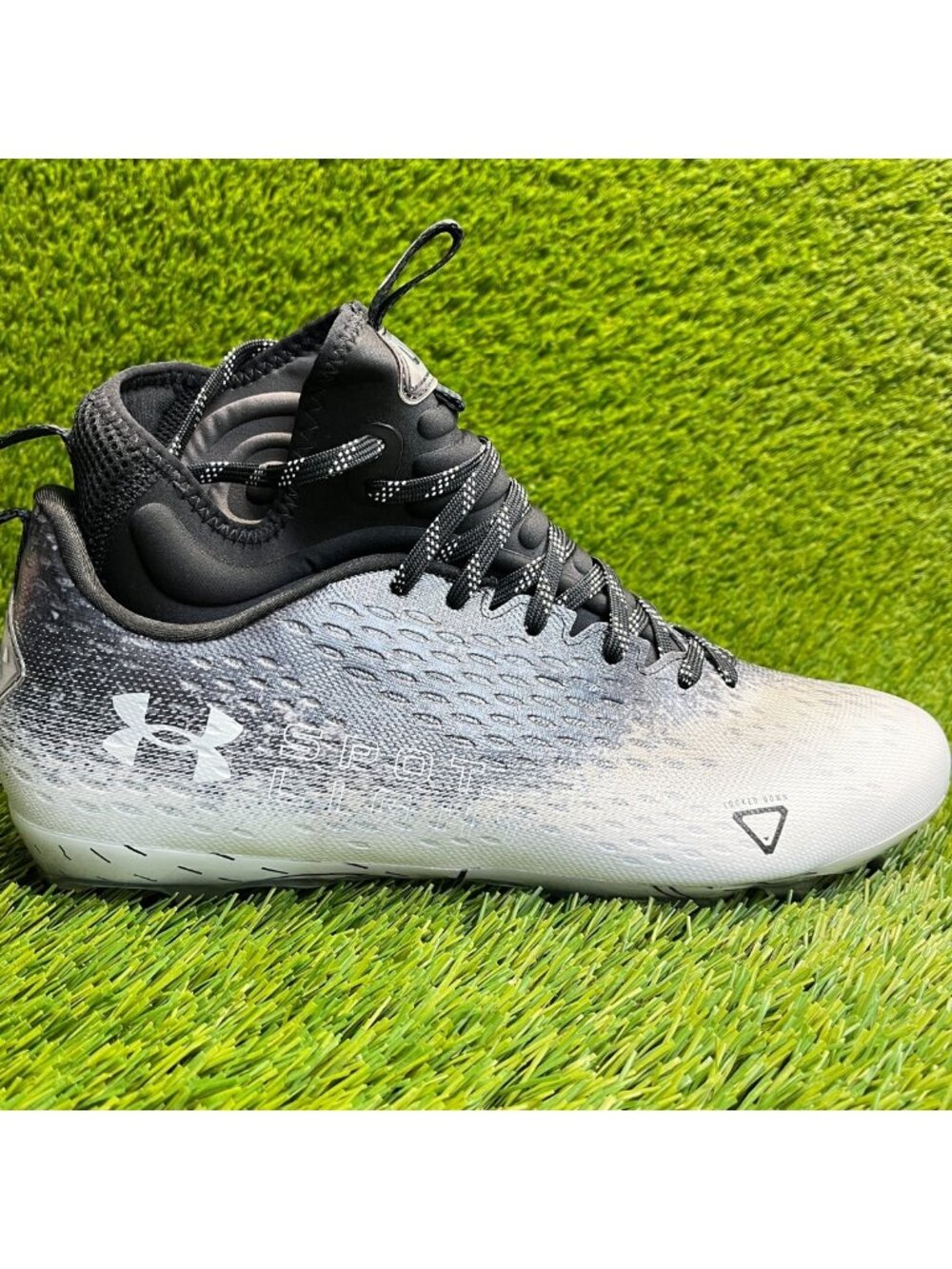 Under Armour Spotlight Lux MC 2.0 Mens Size 11.5‎ Black White Football Cleats